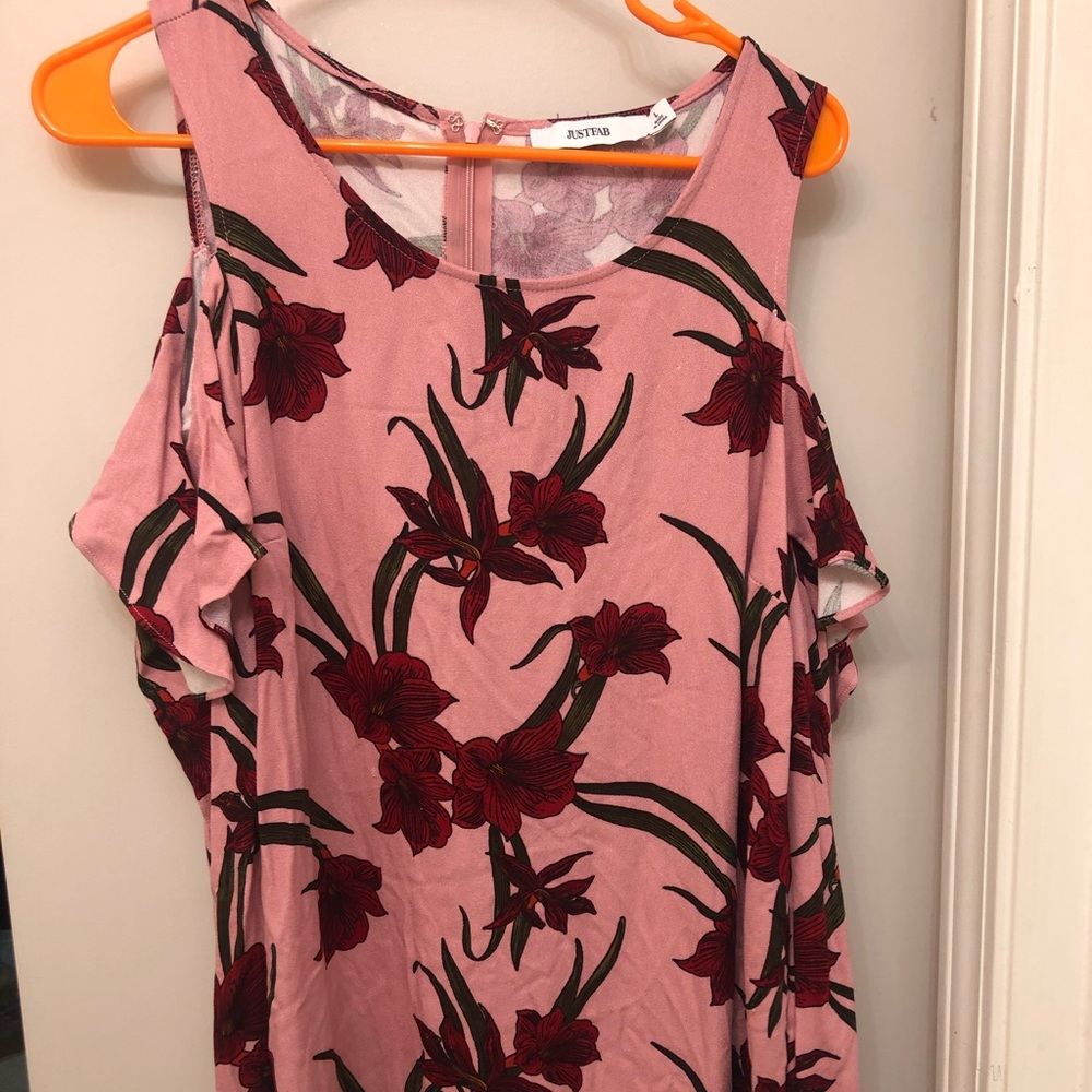 Cutout shoulder blouse.